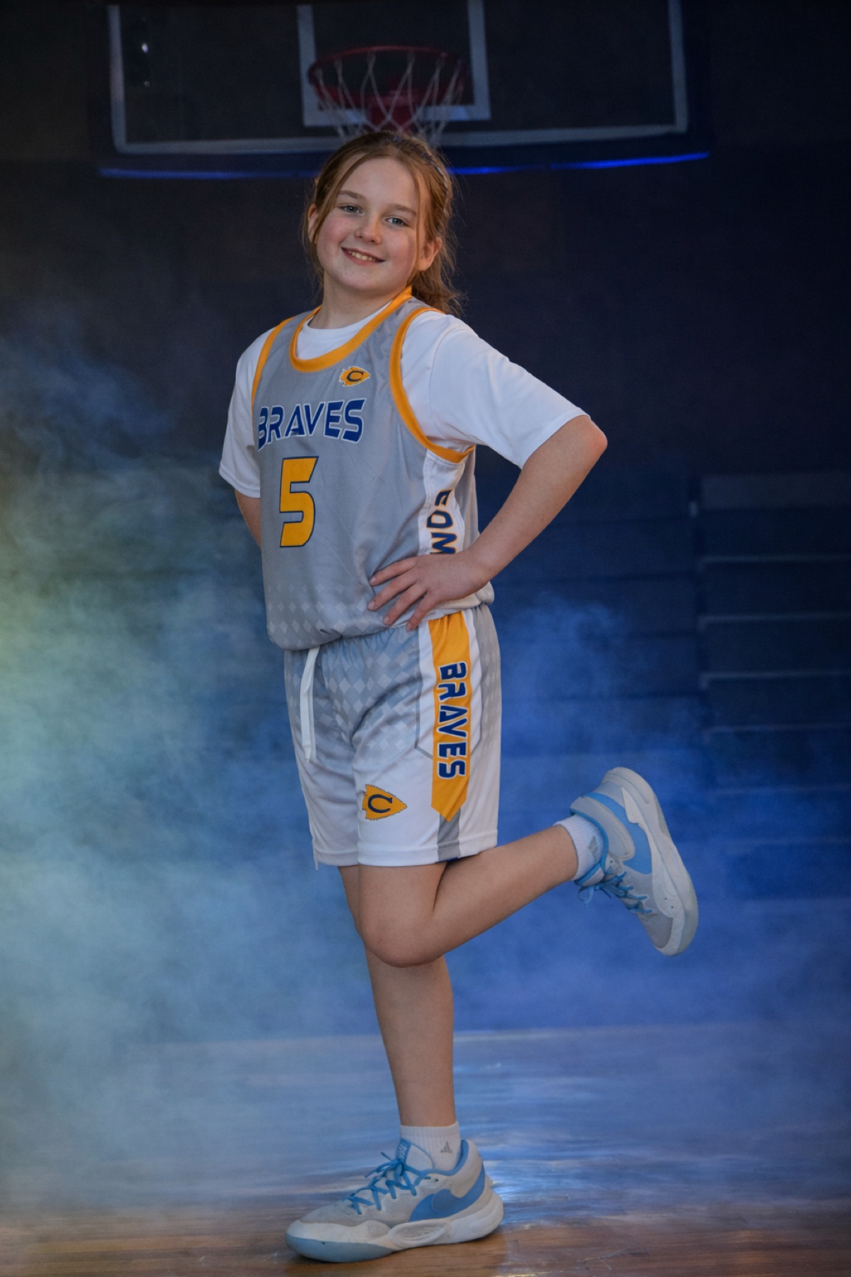 Youth basketball portrait by Tyler James Photography